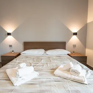 Galilei12 Parcheggio Gratuito E Bagno Privato L 350 M Da Ospedale Maggiore Parme